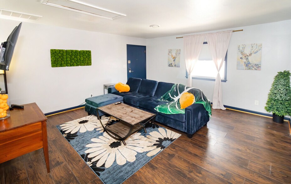 More Photos Of 903 Edgar St, Evansville Multifamily For Sale