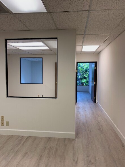 More Photos Of 30423 Canwood St, Agoura Hills Office For Lease