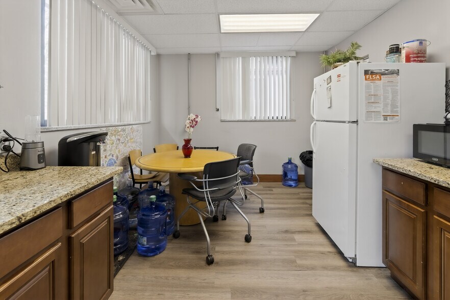 More Photos Of 1634 Downing St, Denver Medical For Lease