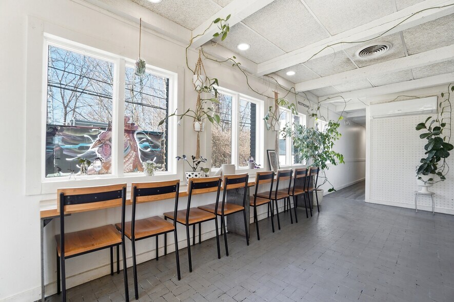 More Photos Of 1256 Columbus Rd, Granville Restaurant For Sale