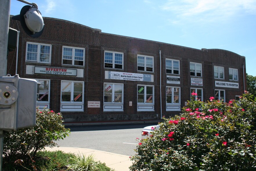 Primary Photo Of 600 Main St, Riverton Office For Sale