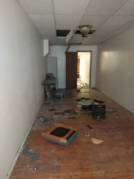 More Photos Of 141 N Main St, Smithfield General Retail For Lease