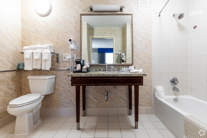 More Photos Of 4600 E Pine St, Deming Hotel For Sale