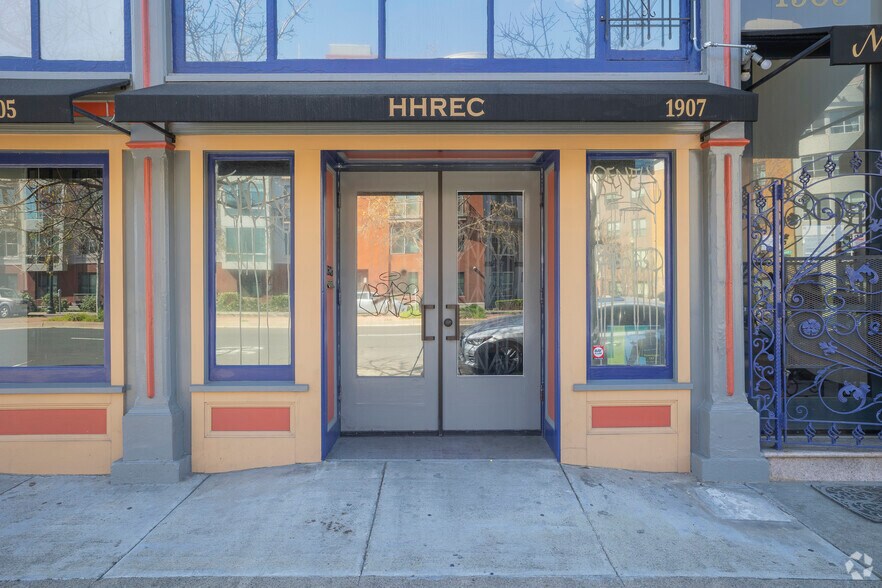 More Photos Of 1901-1915 San Pablo Ave, Oakland Storefront Retail Office For Lease