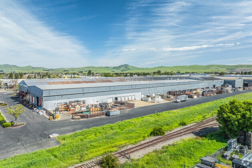More Photos Of 261-299 S Vasco Rd, Livermore Warehouse For Lease