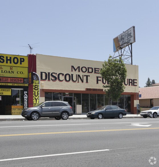 Primary Photo Of 6418 Lankershim Blvd, North Hollywood Storefront For Lease