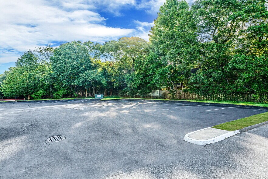 More Photos Of 10200 Main Rd, Mattituck Medical For Lease