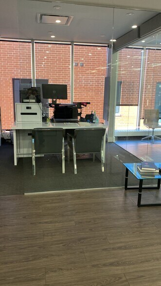 More Photos Of 6232 N Pulaski Rd, Chicago Office For Sale