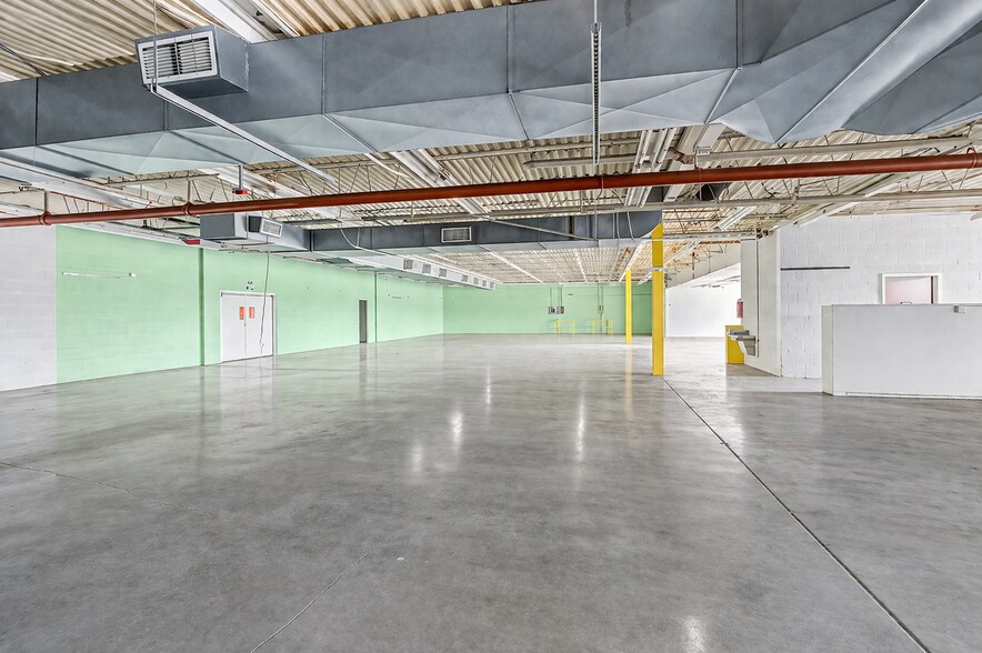 More Photos Of 1121 Skyline Dr, Hopkinsville Manufacturing For Lease