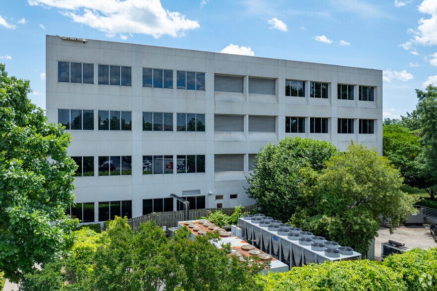 More Photos Of 1800 Continental Blvd, Charlotte Office For Lease