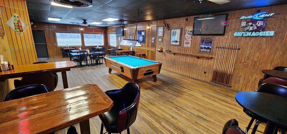 More Photos Of 701 N Martin Luther King Jr Hwy, Mexia Restaurant For Sale
