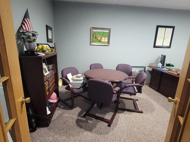More Photos Of 107 Broadway St, Fort Meade Office For Sale