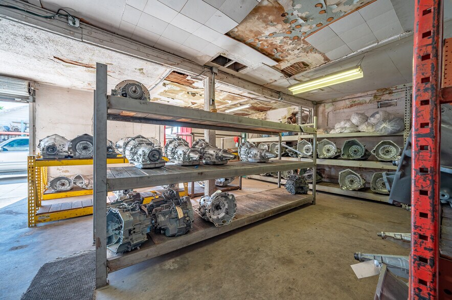 More Photos Of 1832 W Polk St, Phoenix Auto Repair For Sale