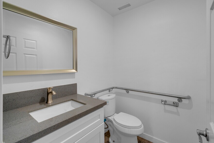 More Photos Of 2042 E El Segundo Blvd, Compton Apartments For Sale