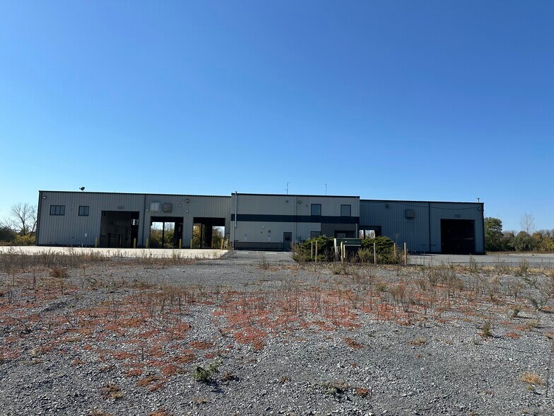 More Photos Of 5102 Beekmantown Dr, Whitehall Warehouse For Lease