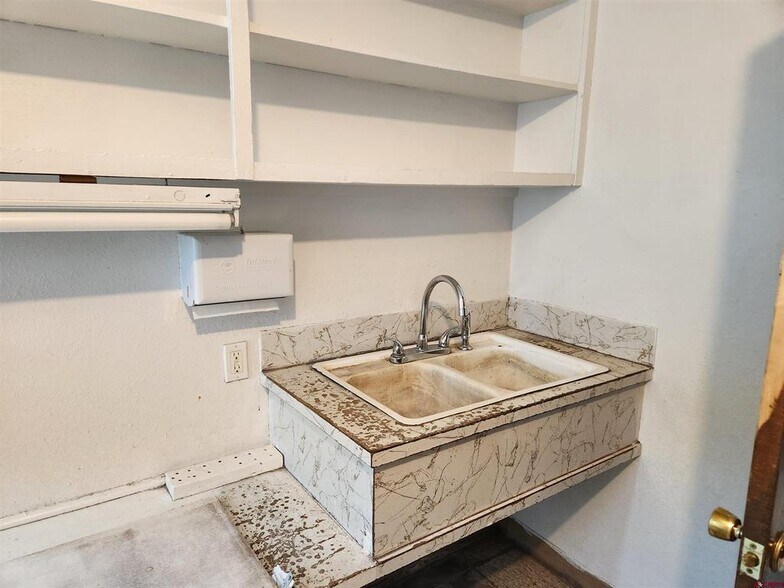 More Photos Of 714 South St, Manassa Industrial For Sale