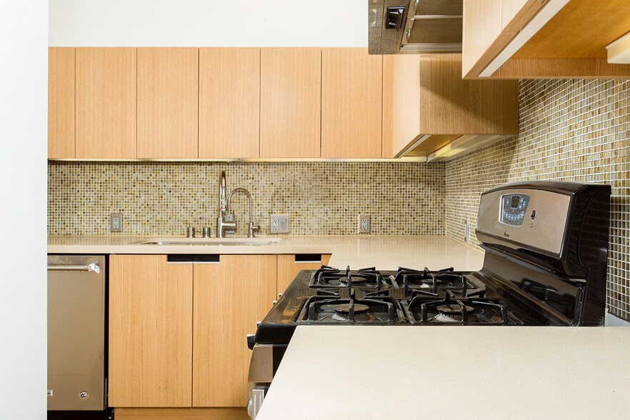 More Photos Of 8 Brooks Ave, Venice Apartments For Lease