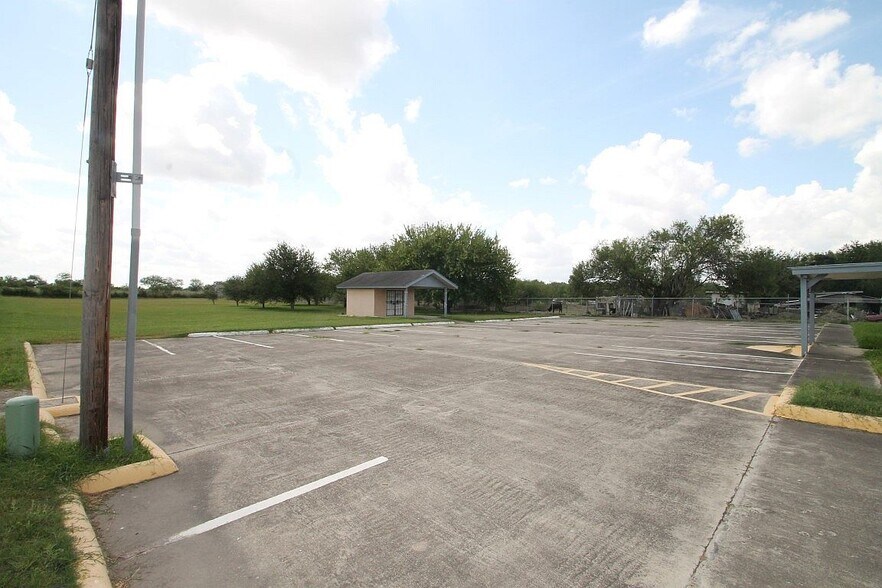 More Photos Of 5446 N FM 493, Donna Office For Sale