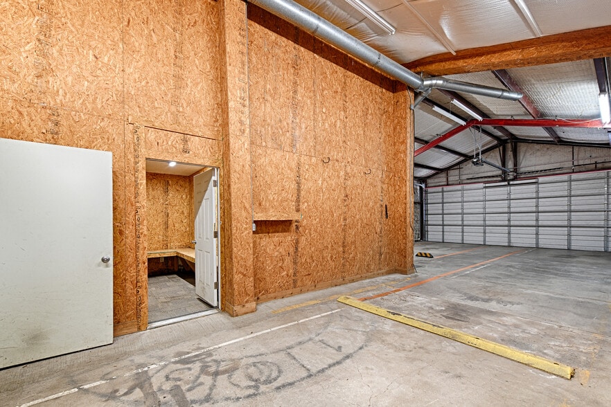 More Photos Of 1250 S State Highway 205, Rockwall Warehouse For Sale