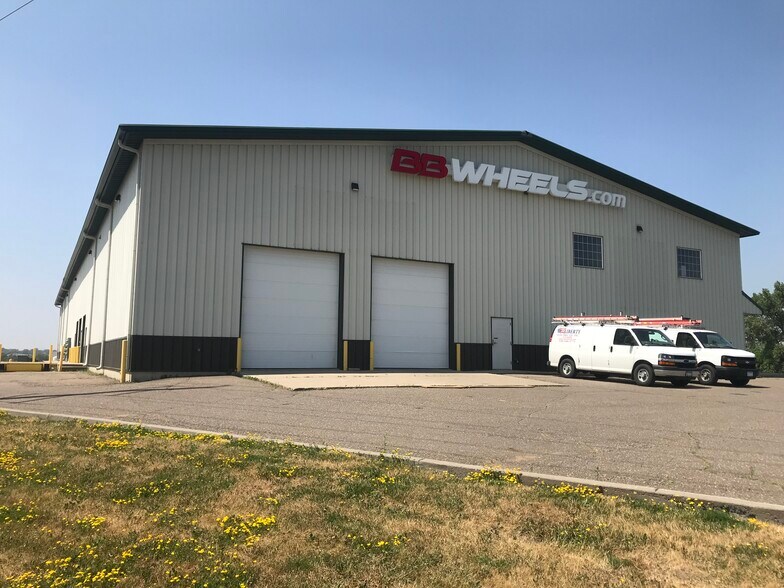 More Photos Of 209 County Road 156, Albany Showroom For Sale