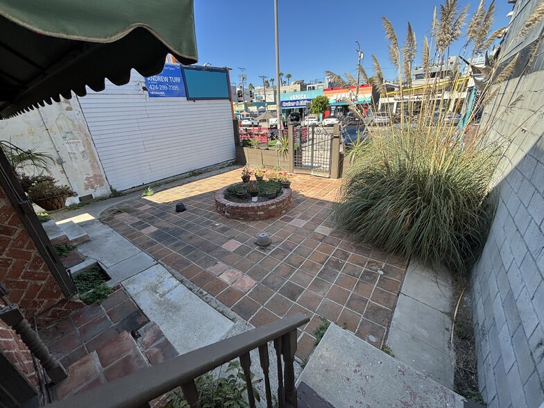 More Photos Of 26 Washington Blvd, Marina Del Rey General Retail For Lease