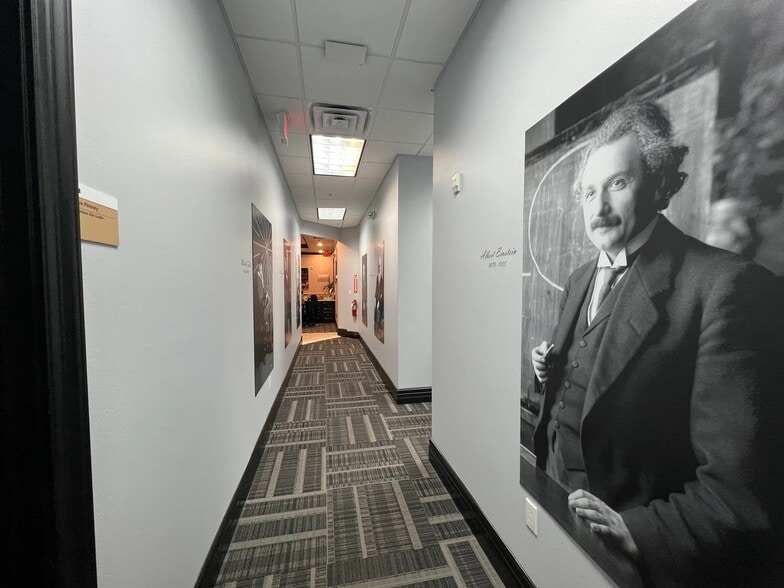 More Photos Of 1074 N Orange Ave, Sarasota Warehouse For Lease