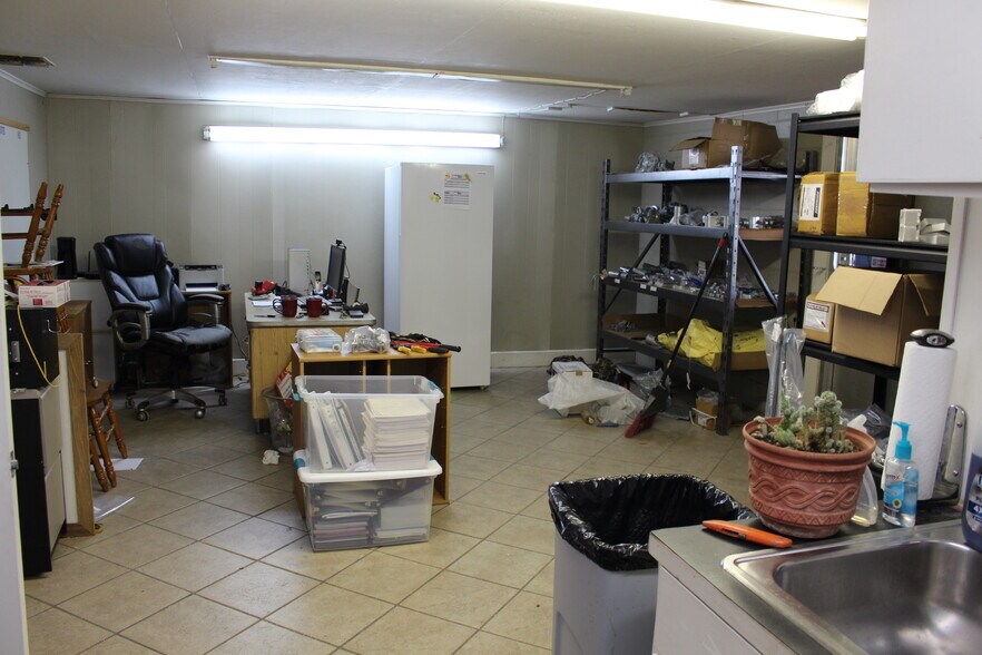 More Photos Of 1500 Grand Caillou Rd, Houma Light Distribution For Sale