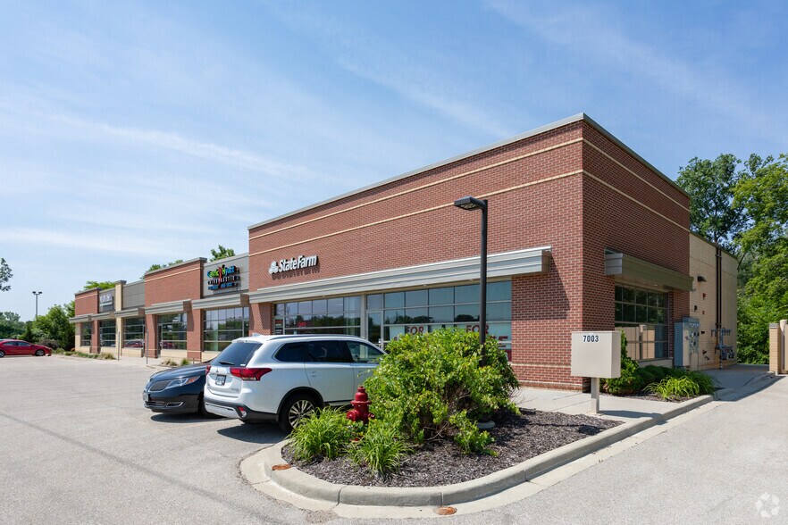 Primary Photo Of 7003 S Howell Ave, Oak Creek Freestanding For Lease