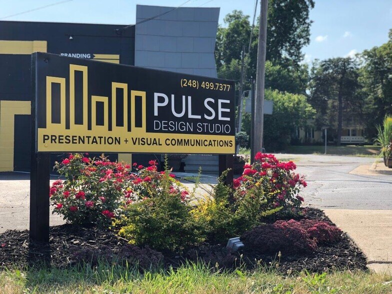 More Photos Of 2409 Voorheis St, Pontiac Freestanding For Sale