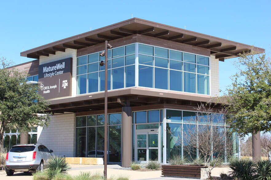 More Photos Of 3989 N Shore Dr, Bryan Medical For Lease