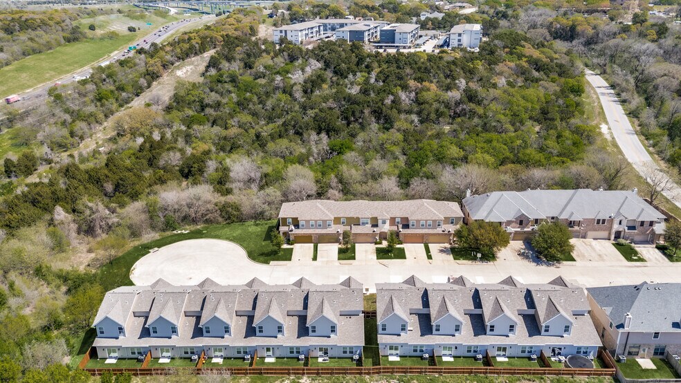 More Photos Of 6655 Mountain Trl, Dallas Apartments For Sale