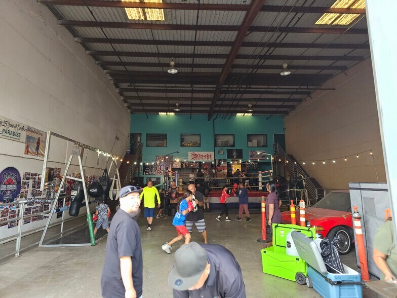 More Photos Of 96-1276-1276 Waihona St, Pearl City Warehouse For Lease