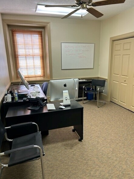 More Photos Of 879 Fritztown Rd, Sinking Spring Office For Lease