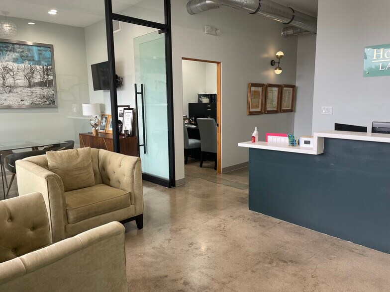 More Photos Of 1407 W Magnolia Blvd, Burbank Coworking Space