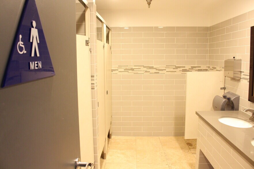 More Photos Of 5838 Edison Pl, Carlsbad Office For Sale