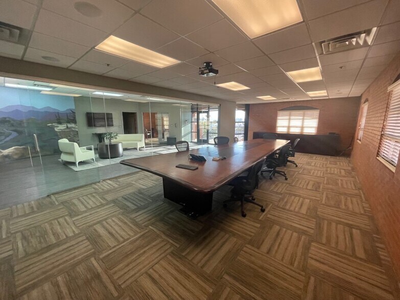 More Photos Of 2701 N 16th St, Phoenix Unknown For Lease