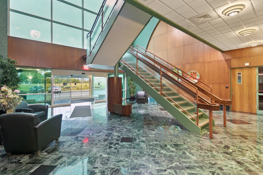 More Photos Of 13511 Label Ln, Hagerstown Office For Lease