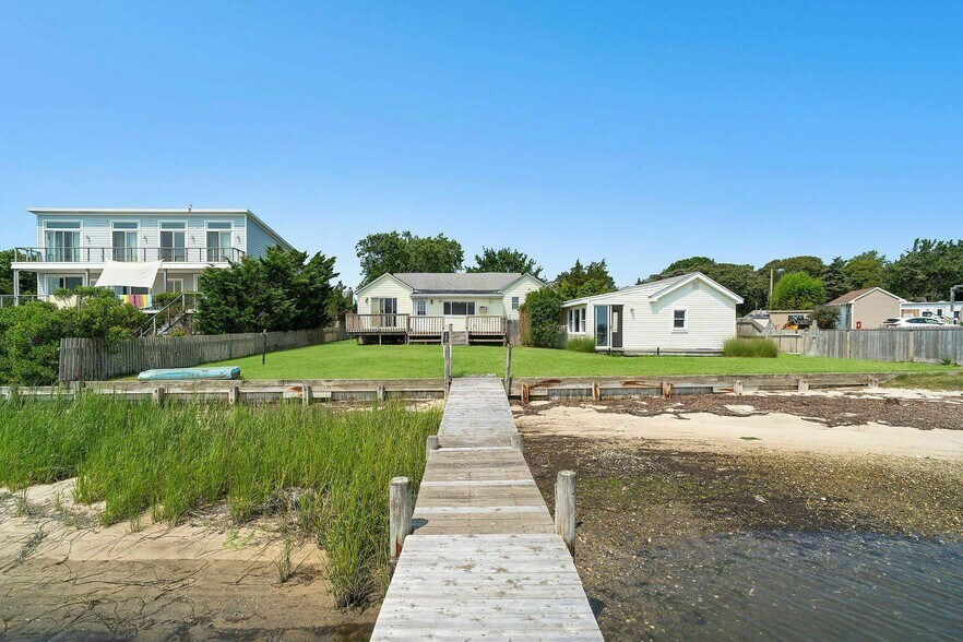 More Photos Of 35 Gardners Ln, Hampton Bays Apartments For Sale