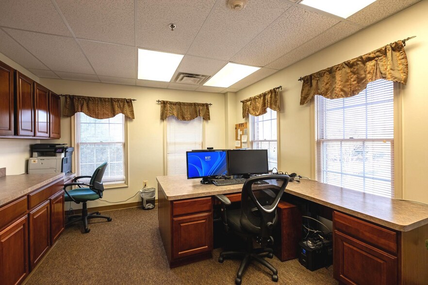 More Photos Of 3450 Old Washington Rd, Waldorf Office For Sale