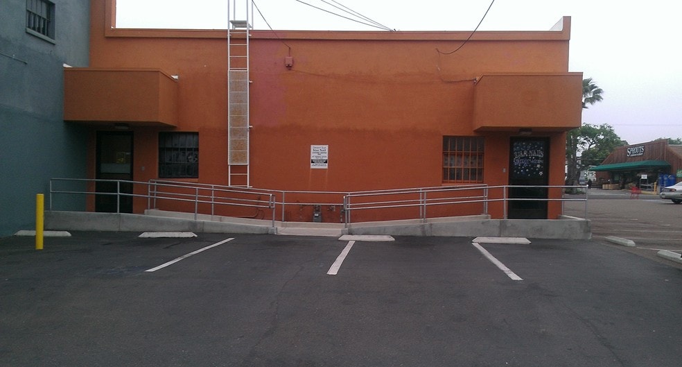 More Photos Of 1221-1231 Garnet Ave, San Diego Storefront For Lease