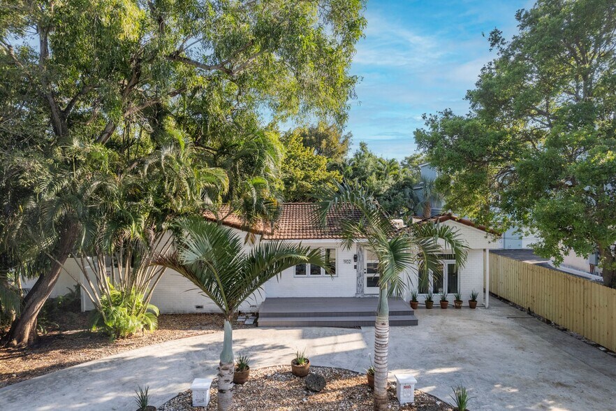 More Photos Of 902 SE 12th Ct, Fort Lauderdale Specialty For Sale