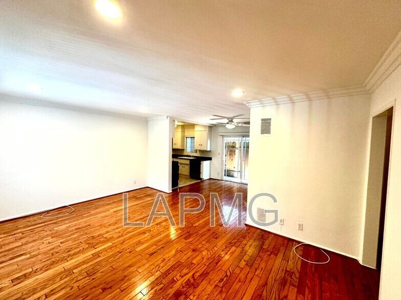 More Photos Of 8130 Norton Ave, West Hollywood Apartments For Sale