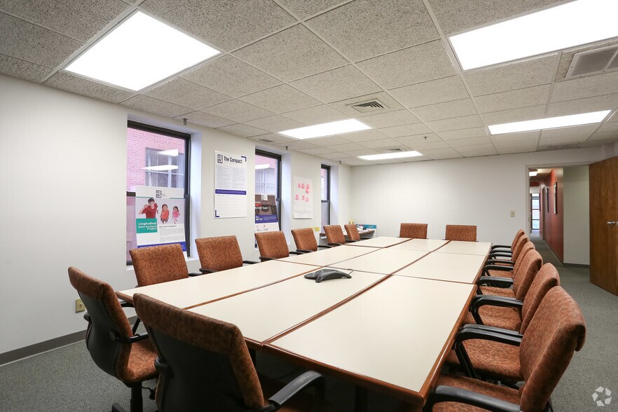 More Photos Of 213-221 Main St, Hartford Office For Sale