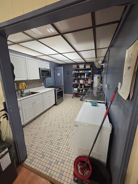 More Photos Of 501 Sumner St, Honolulu Warehouse For Lease