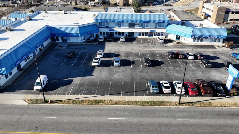 More Photos Of 801 N Main St, High Point Office For Lease