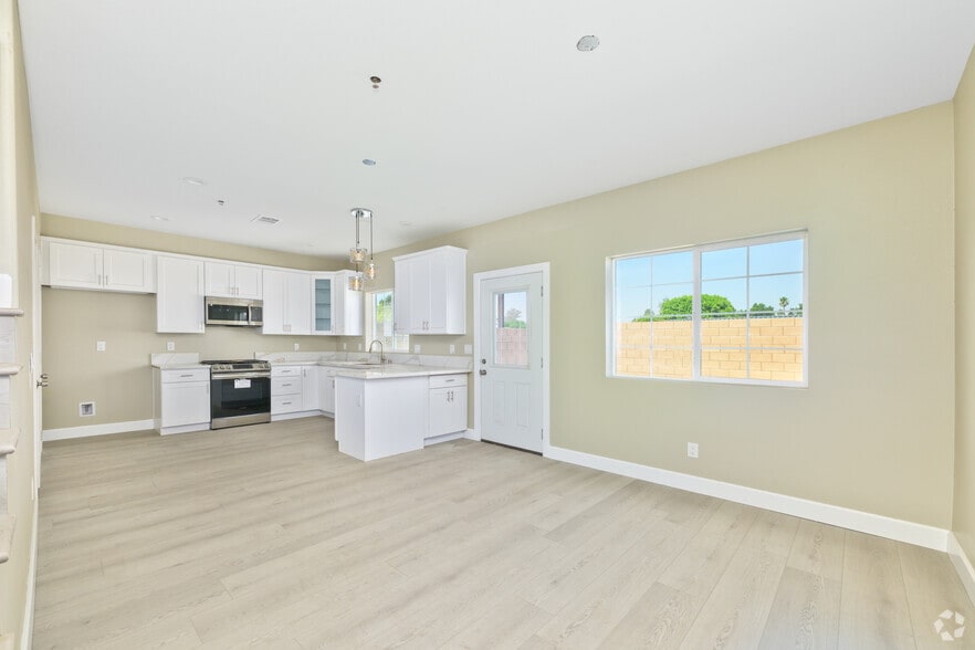 More Photos Of 15909 Merrill Ave, Fontana Apartments For Sale