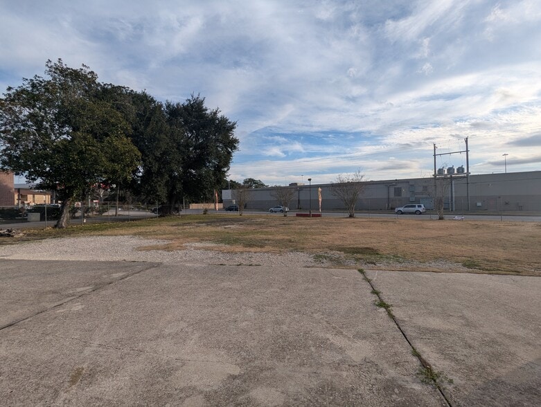 More Photos Of 5710 Concord Rd, Beaumont Auto Dealership For Sale