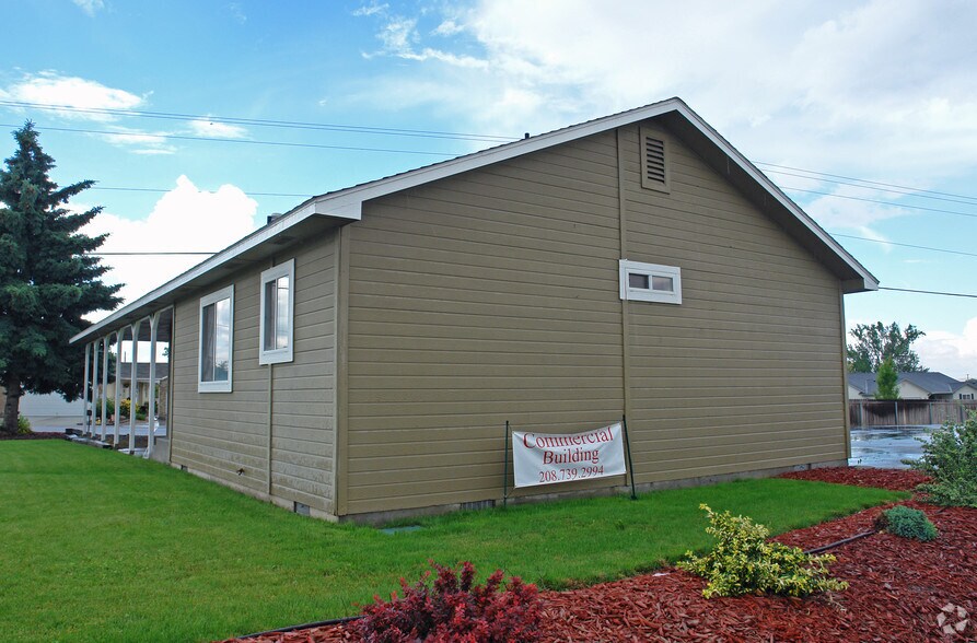 More Photos Of 725 SW 8th St, Fruitland Office For Sale