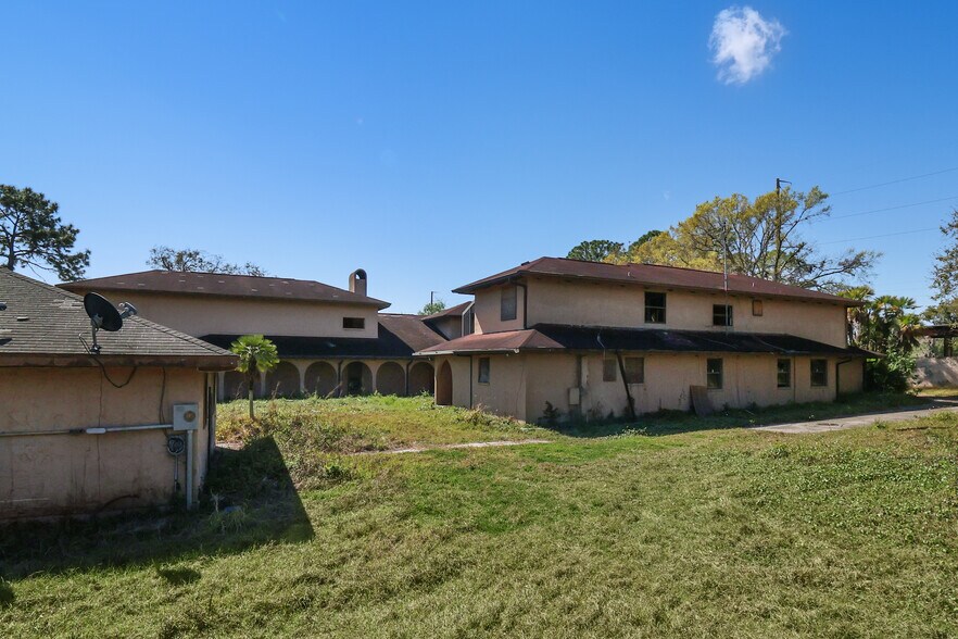 More Photos Of 741 N Combee Rd, Lakeland Rehabilitation Center For Sale