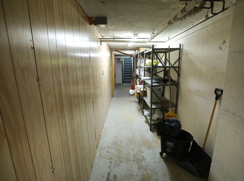More Photos Of 211-20 Union Tpke, Oakland Gardens Medical For Sale